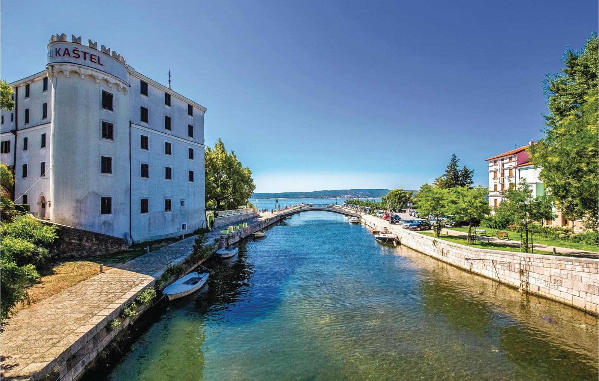 1 Bedroom Nice Apartment In Crikvenica Luaran gambar